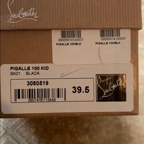 Christian Louboutin - Picture 4 of 13